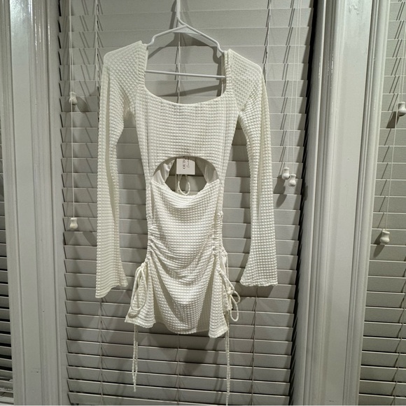 GENERATION OUTCAST ZION MINI DRESS WHITE - OUTCAST EXCLUSIVES - Picture 4 of 6
